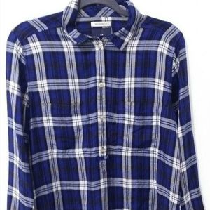  American Eagle Boyfriend Fit V Neck Plaid 